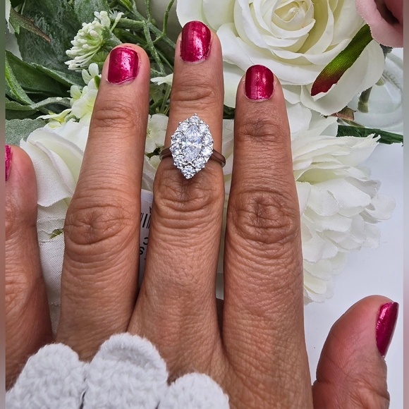 ♥️ GINA ENG RING - Picture 3 of 6